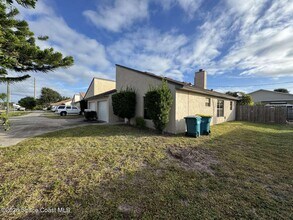 897 S Patrick Dr in Satellite Beach, FL - Building Photo - Building Photo