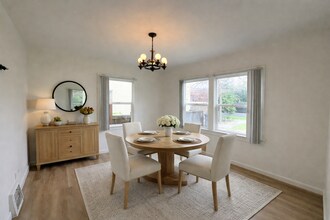 329 B St in Davis, CA - Building Photo - Building Photo