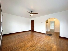 1018 N Maple St in Hutchinson, KS - Building Photo - Building Photo