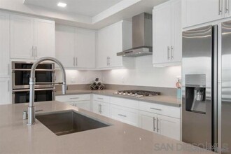 2450 Community Ln in San Diego, CA - Building Photo - Building Photo