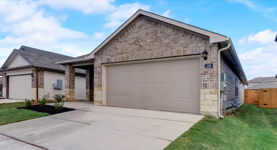 156 Snapdragon Ln in San Marcos, TX - Building Photo - Building Photo