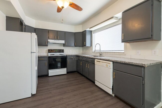 1700 N Harvard Ave in Wichita, KS - Foto de edificio - Building Photo