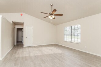 1067 Pappas Rd SE in Palm Bay, FL - Building Photo - Building Photo
