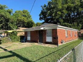 2968 Lark Rd in Memphis, TN - Building Photo