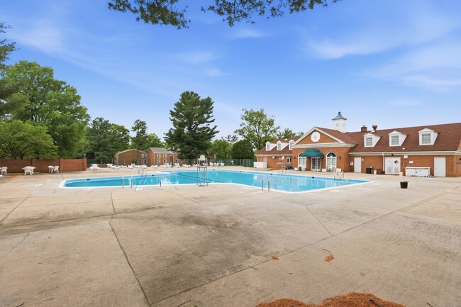 742 Quince Orchard Blvd in Gaithersburg, MD - Building Photo - Building Photo