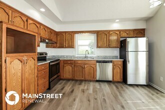 609 NE Bristol Dr in Lee's Summit, MO - Building Photo - Building Photo