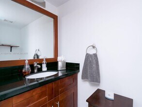 1521 Veracruz Ln in Weston, FL - Building Photo - Building Photo