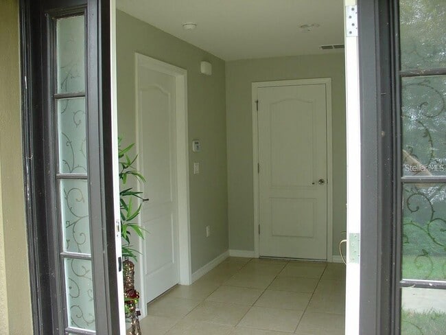 10144 Arbor Run Dr in Tampa, FL - Building Photo - Building Photo