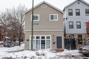 700 N Noble St, Unit 1 in Chicago, IL - Building Photo
