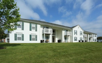 Cove At Cooper Lakes in Westerville, OH - Building Photo - Building Photo