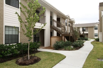Villa del Prado in Houston, TX - Building Photo - Building Photo