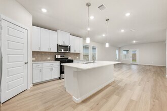 6611 Castella Dr in Rosharon, TX - Building Photo - Building Photo