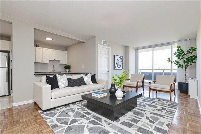8200W Apartments in Bethesda, MD - Foto de edificio - Building Photo