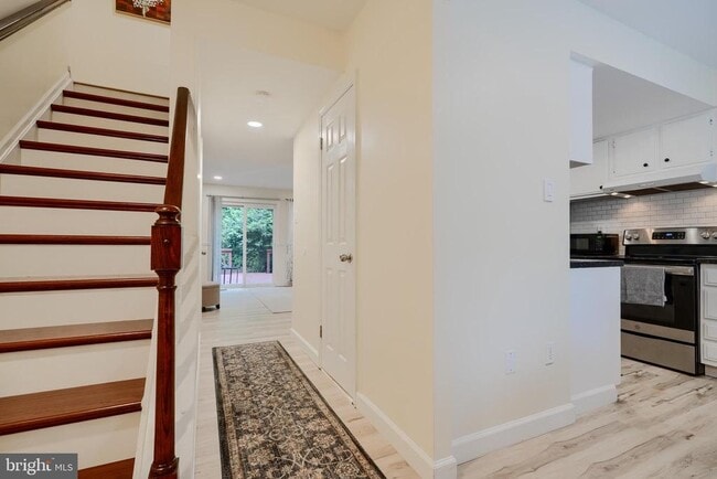 6608 Ducketts Ln in Elkridge, MD - Building Photo - Building Photo