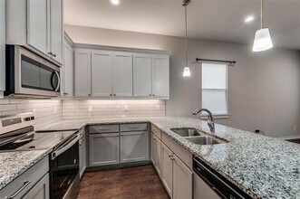 2727 Foreman St in Dallas, TX - Building Photo - Building Photo