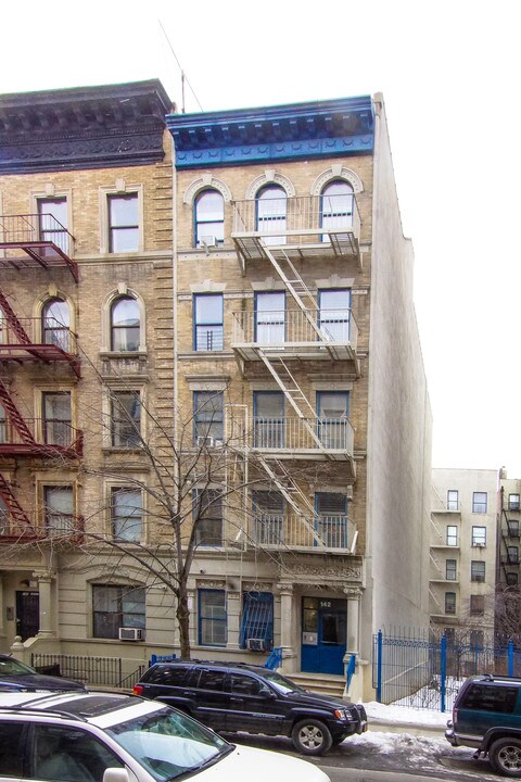142 W 113th St in New York, NY - Building Photo