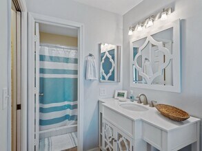 1175 Mainsail Dr in Naples, FL - Building Photo - Building Photo