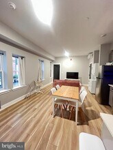 323 S 51st St in Philadelphia, PA - Building Photo - Building Photo