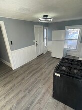 8 Bagley St in Pawtucket, RI - Foto de edificio - Building Photo