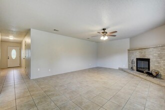 202 Cloudview Dr in Austin, TX - Building Photo - Building Photo