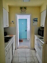 8401 N Atlantic Ave, Unit Unit E6 in Cape Canaveral, FL - Foto de edificio - Building Photo