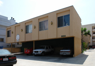 9814 Regent St in Los Angeles, CA - Foto de edificio - Building Photo