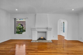 867 S Le Doux Rd in Los Angeles, CA - Building Photo - Building Photo