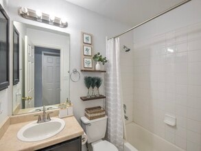 4007 Bur Oak Path in San Antonio, TX - Building Photo - Building Photo