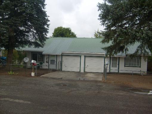 300 Poplar St in Alturas, CA - Foto de edificio - Building Photo