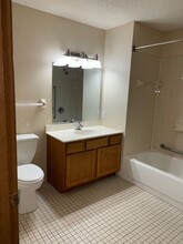 Pondview Apartments in Maplewood, MN - Building Photo - Building Photo