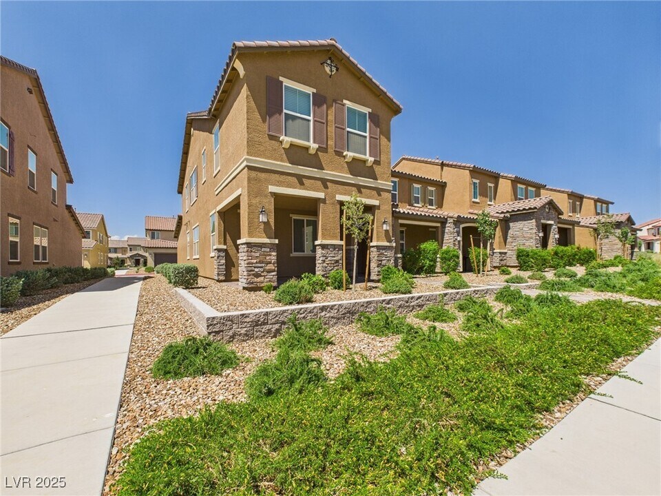 3585 Credere Ln in Henderson, NV - Building Photo