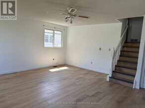 312 Pineview Gardens in Shelburne, ON - Building Photo - Building Photo