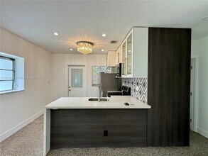 1005 NE 16th Pl in Fort Lauderdale, FL - Building Photo - Building Photo