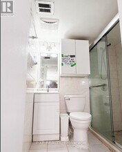 500 Drewry Ave in Toronto, ON - Building Photo - Building Photo