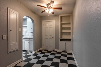 4625 Junius St in Dallas, TX - Building Photo - Interior Photo