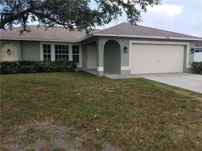 property at 914 Santa Barbara Blvd