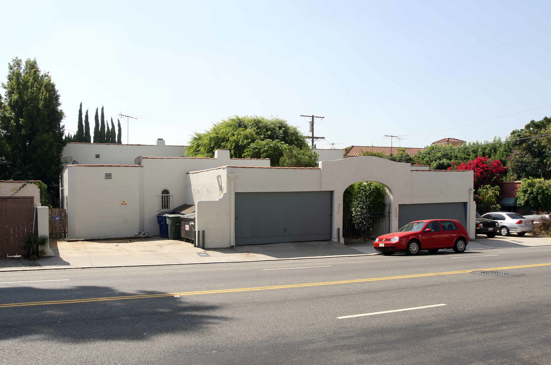 8210-8224 Fountain Ave in West Hollywood, CA - Foto de edificio