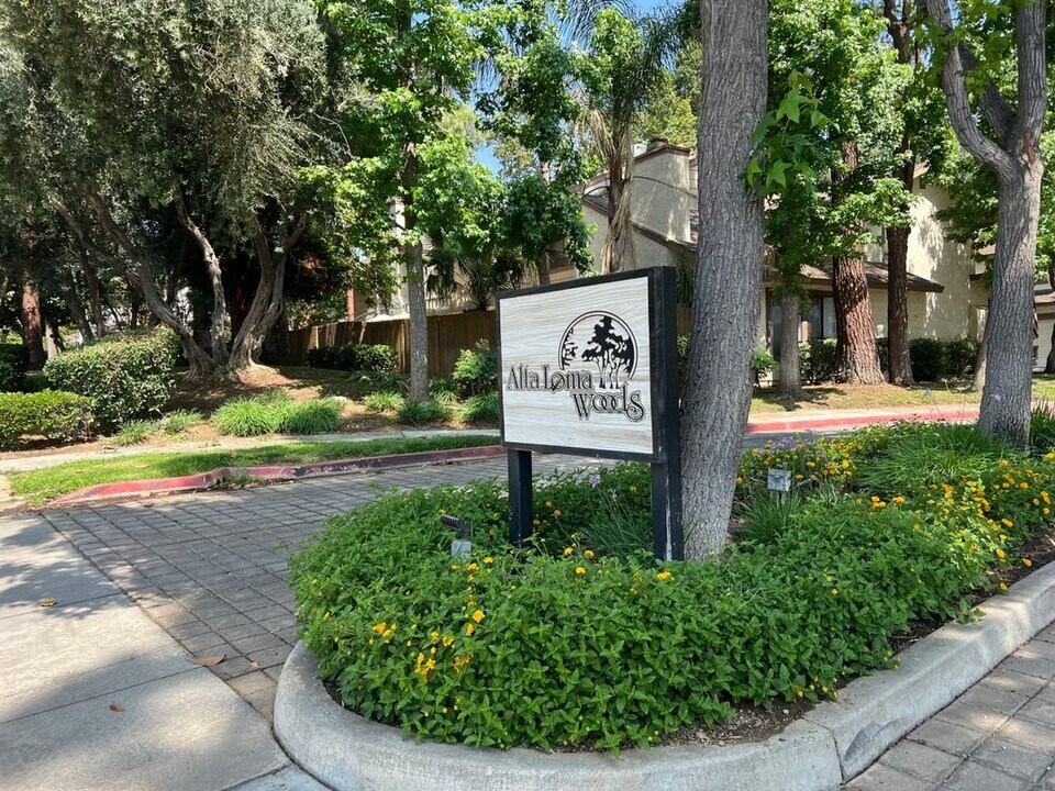 6662 Altawoods Way in Rancho Cucamonga, CA - Foto de edificio