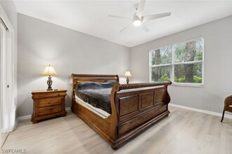 8355 Whisper Trace Way in Naples, FL - Foto de edificio - Building Photo