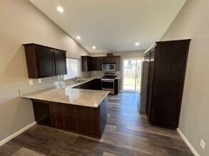 475 Katybug Ct SE in Salem, OR - Building Photo - Building Photo