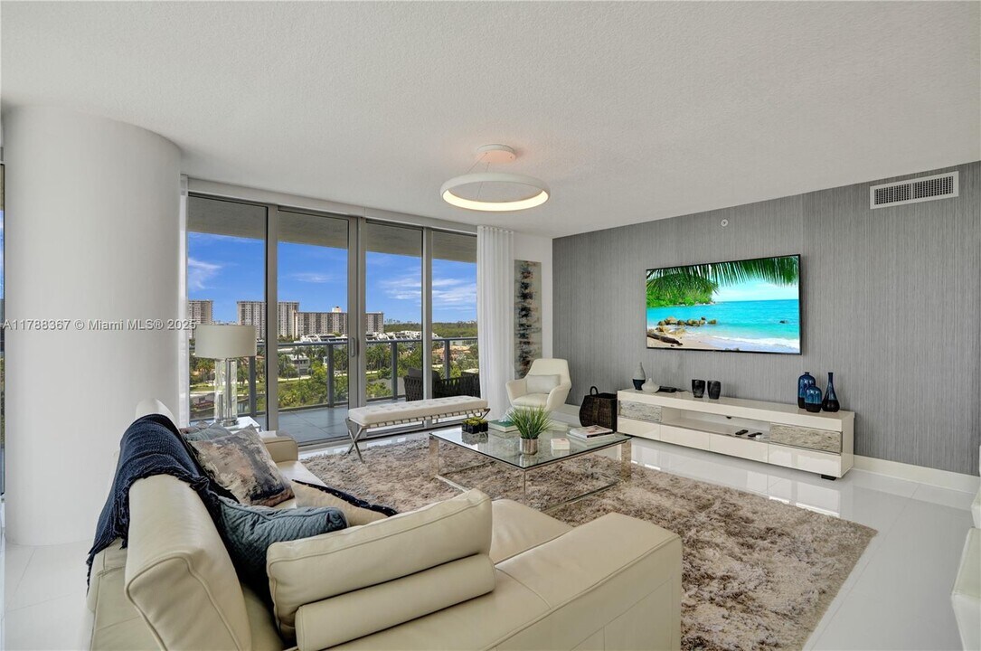 330 Sunny Isles Blvd, Unit # 5-908 in Sunny Isles Beach, FL - Building Photo