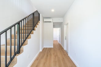 1376 SW 4th St in Miami, FL - Foto de edificio - Interior Photo