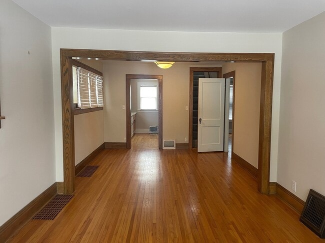 property at 2904 Salem Ave