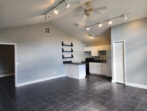 5632 Pinerock Rd in Orlando, FL - Building Photo - Building Photo