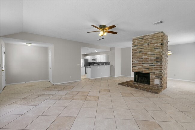 4009 Spring Forest Dr in Pearland, TX - Foto de edificio - Building Photo