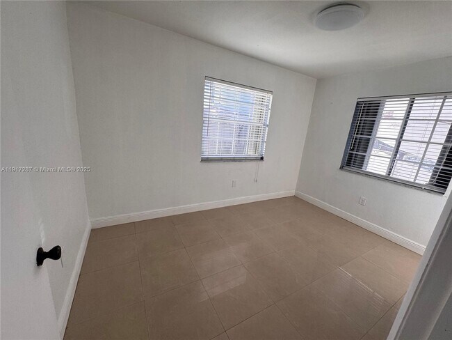 4030 SW 116th Ave in Miami, FL - Building Photo - Building Photo