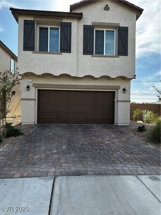 4553 Anspach St in North Las Vegas, NV - Foto de edificio
