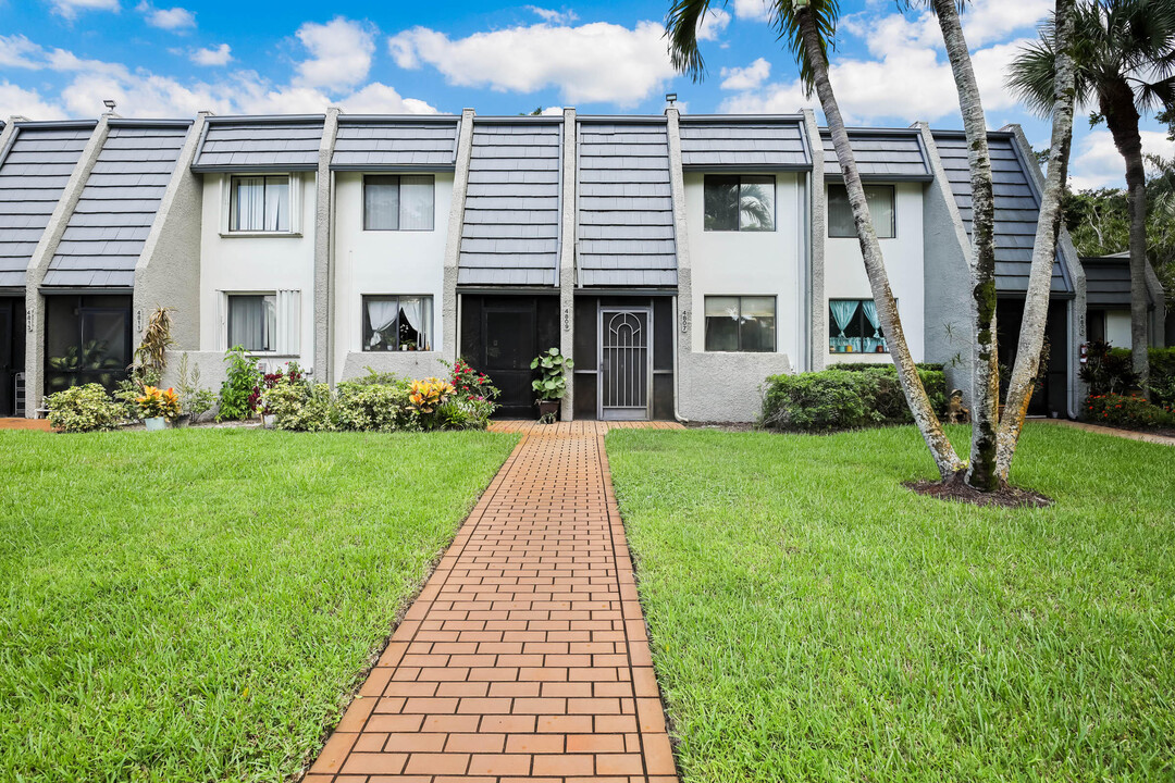 4807 Esedra Ct in Greenacres, FL - Building Photo
