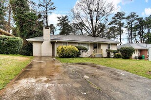 2430 Mark Dr in Mesquite, TX - Building Photo