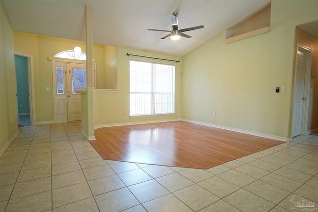 5947 Grandview Dr in Milton, FL - Building Photo - Building Photo